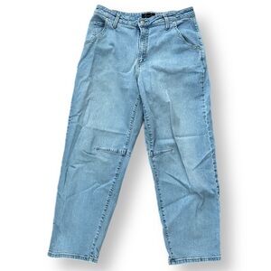 Mid-rise barrel jean